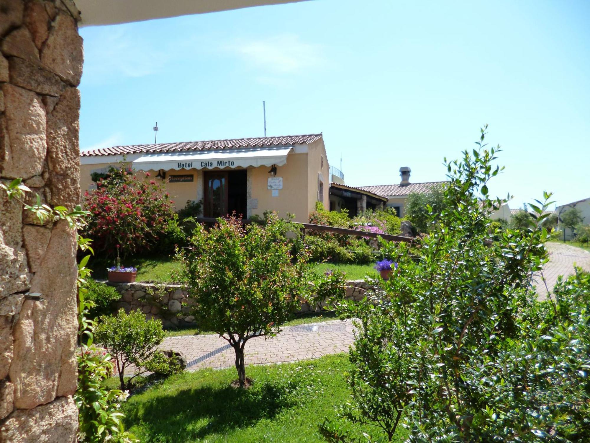 Cala Mirto Hotel