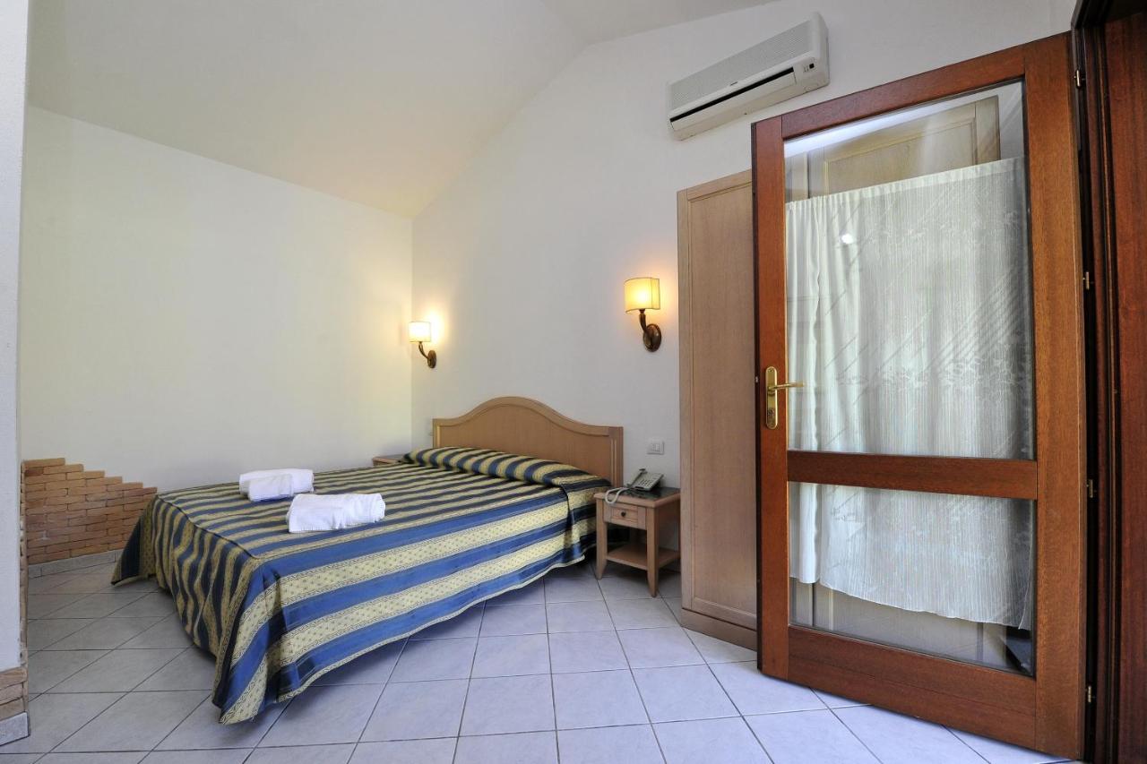 Cala Mirto Hotel 3*